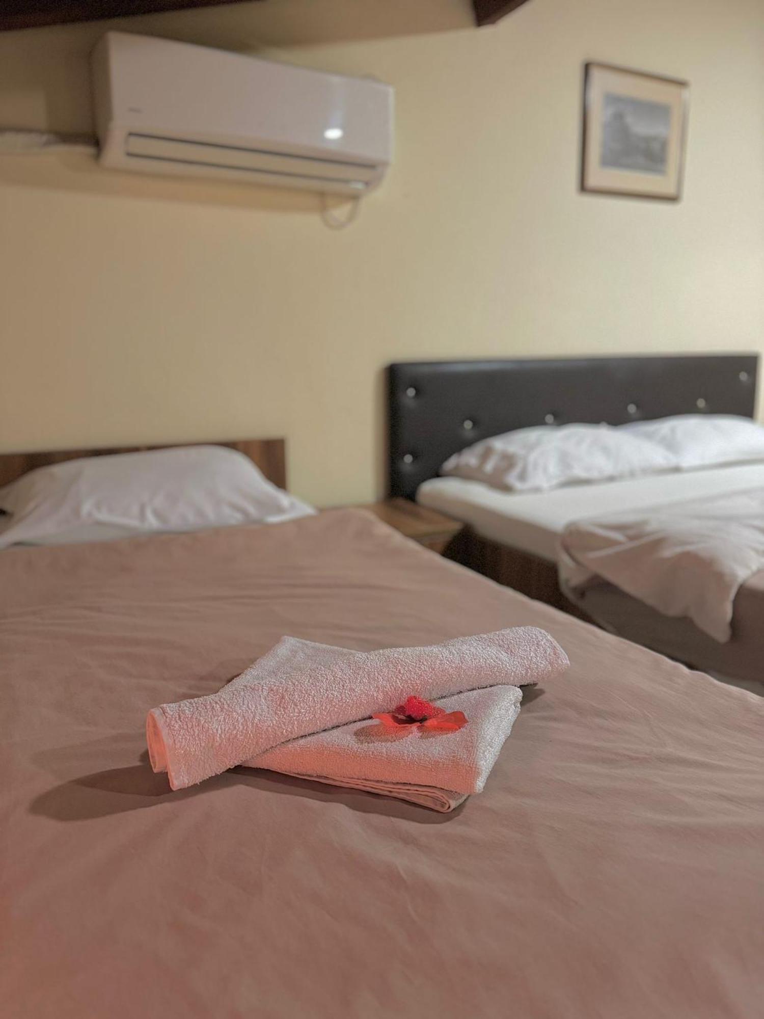 Hotel Atika Скопье Экстерьер фото