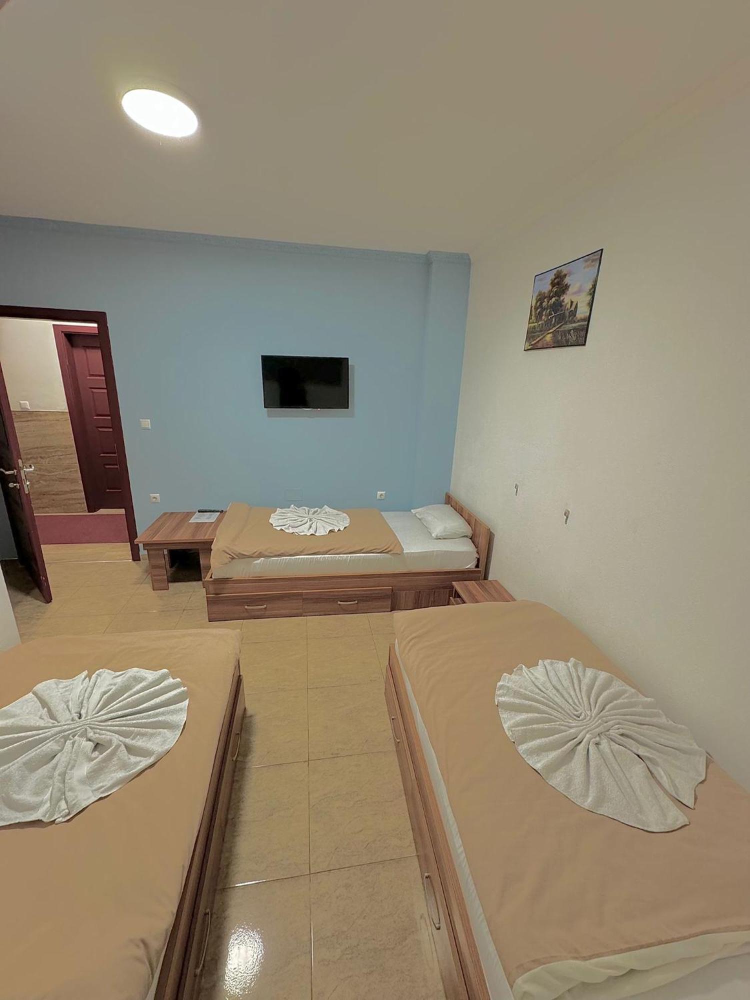 Hotel Atika Скопье Экстерьер фото