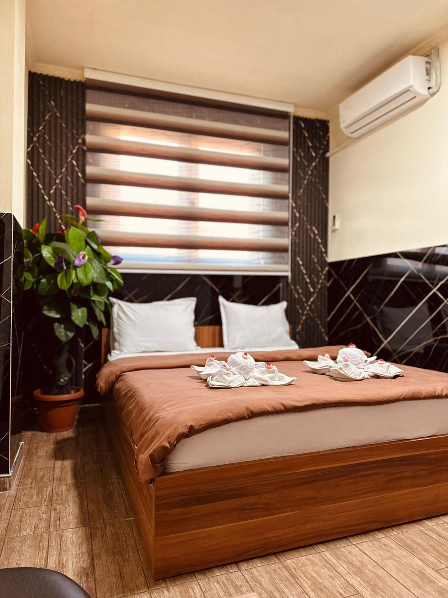 Hotel Atika Скопье Экстерьер фото