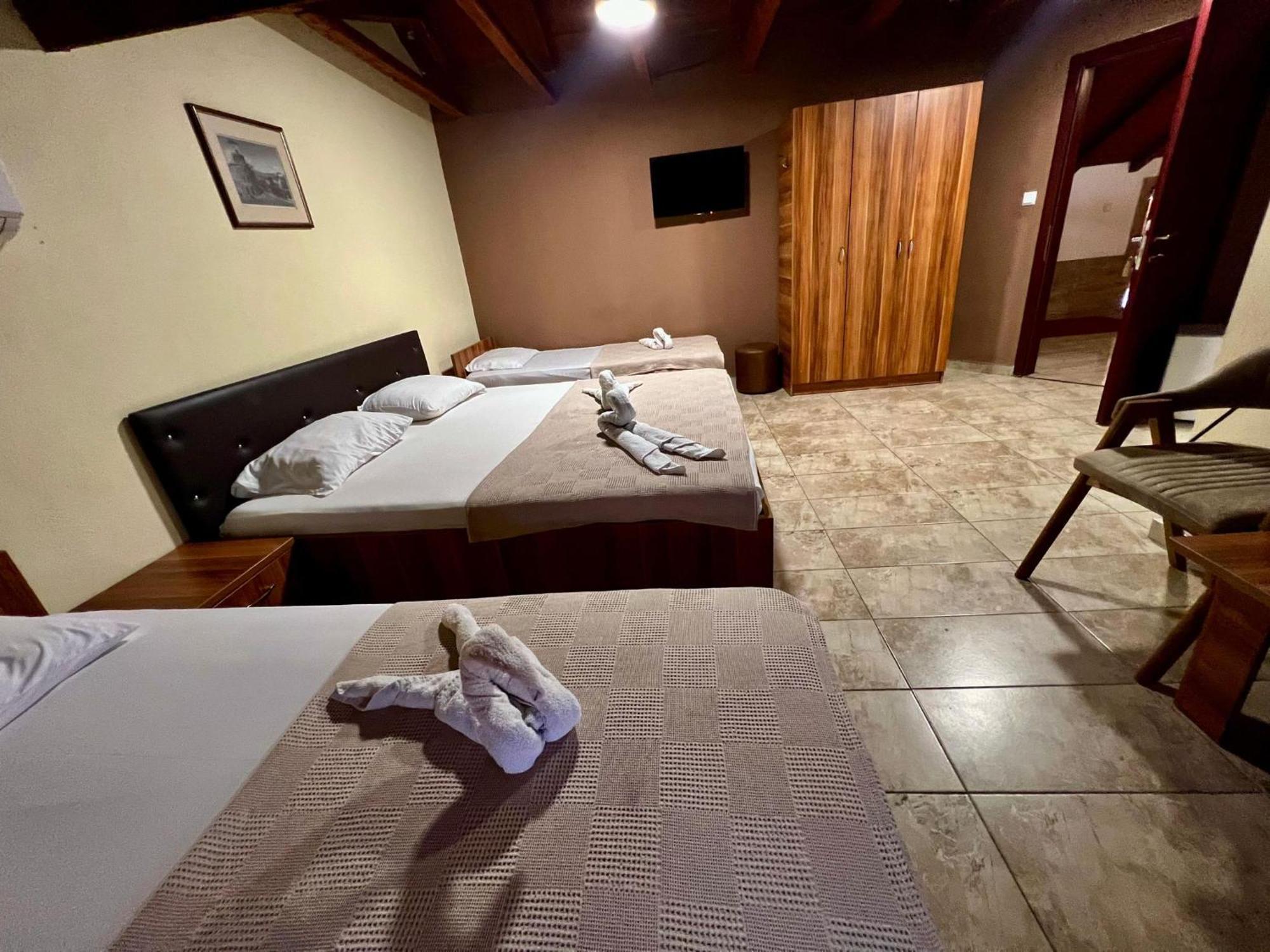 Hotel Atika Скопье Экстерьер фото