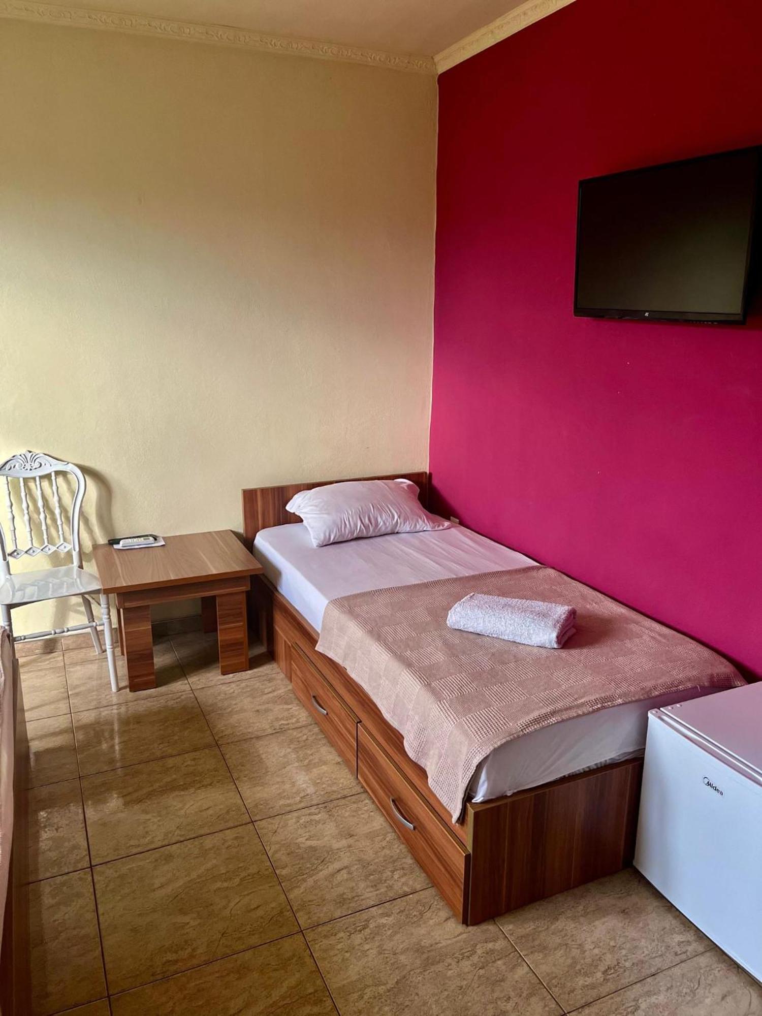 Hotel Atika Скопье Экстерьер фото